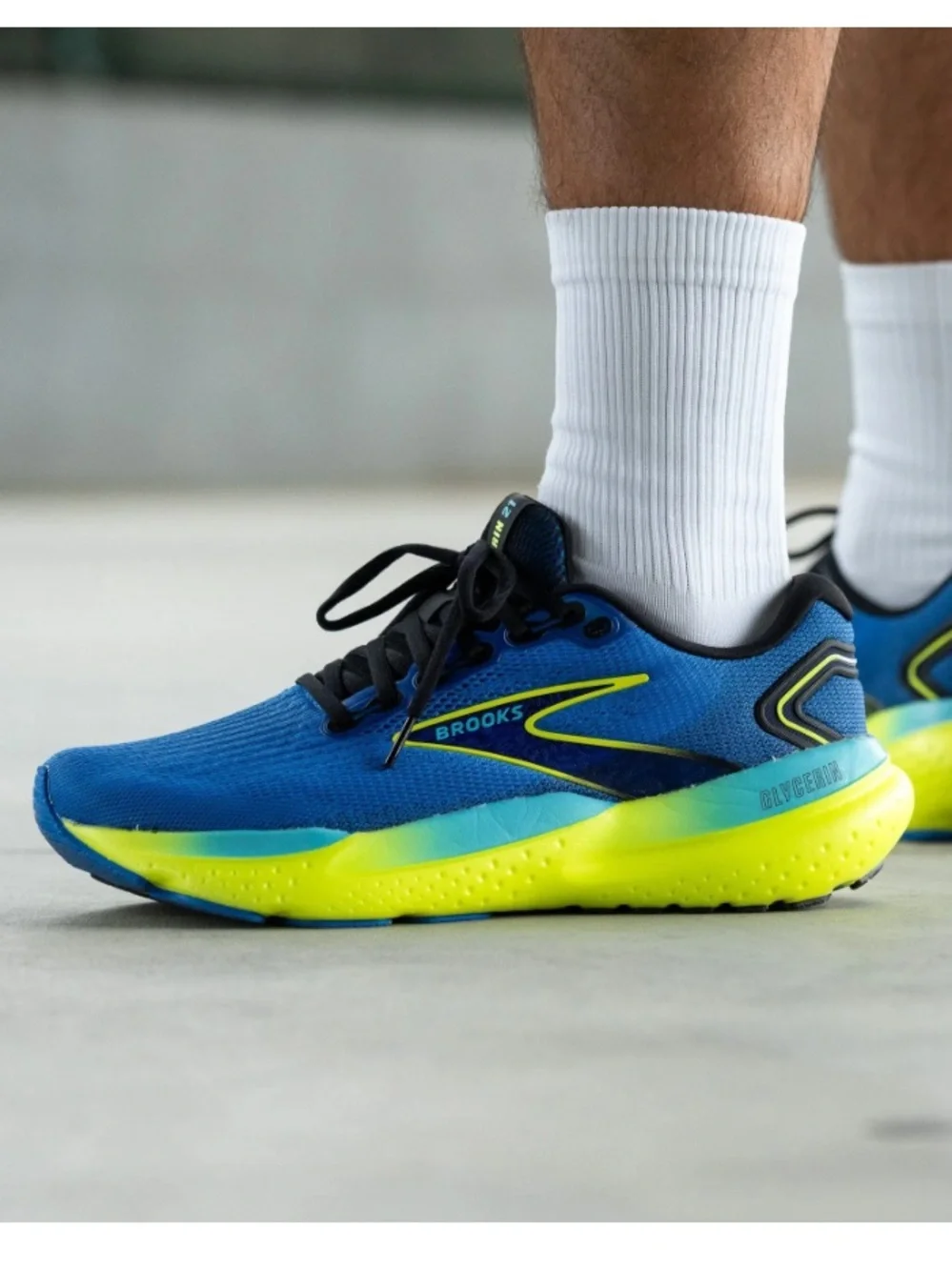 Brooks Glycerin 21  Men size 10 Blue and Neon Yellow Running Shoes